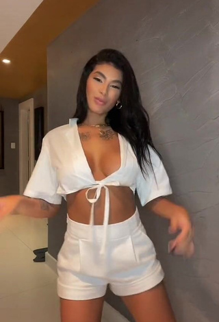 1. Sexy Jully Oliveira in White Crop Top