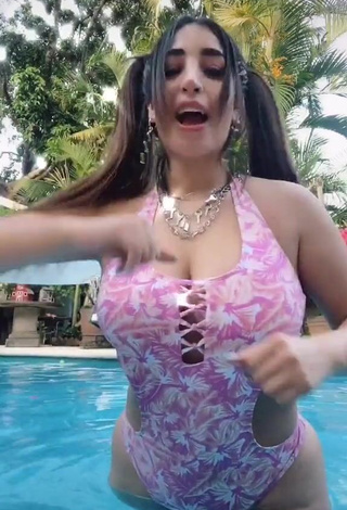 Hot Ana Daniela Martínez Buenrostro Shows Cleavage in Swimsuit at the Pool