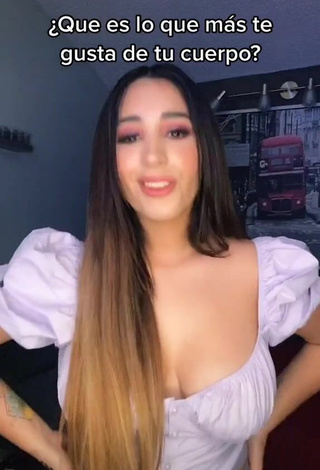 1. Beautiful Ana Daniela Martínez Buenrostro Shows Cleavage in Sexy White Crop Top