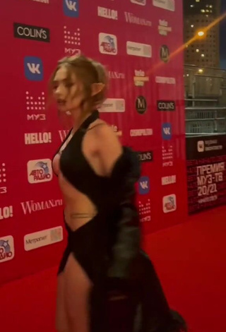 1. Beautiful riwww in Sexy Black Dress (Underboob)