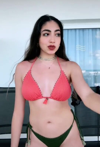 Beautiful Rosalinda Salinas in Sexy Bikini