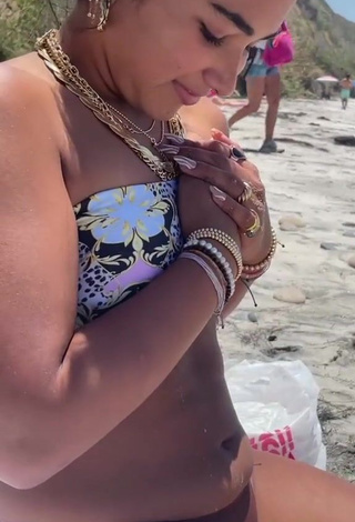 4. Alluring Sienna Mae Gomez Shows Butt at the Beach