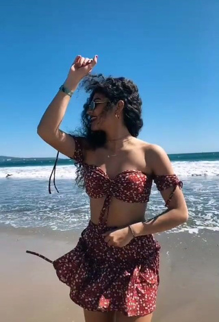 4. Hottie Sofia Mata in Crop Top at the Beach