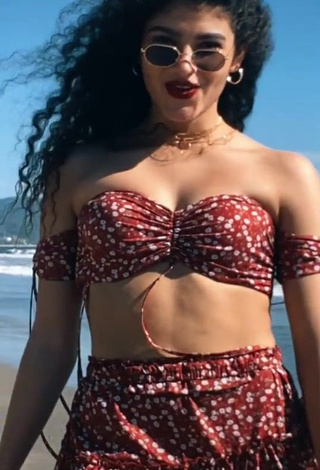 3. Hot Sofia Mata in Crop Top at the Beach