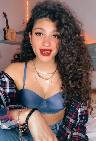 3. Hot Sofia Mata in Bra