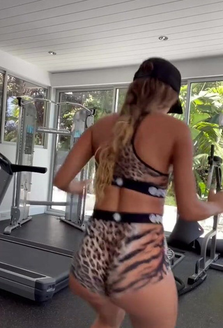 4. Beautiful Sommer Ray Shows Butt while doing Sports Exercises