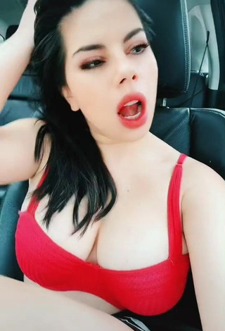 Desirable Lizbeth Rodríguez Shows Cleavage in Red Bra