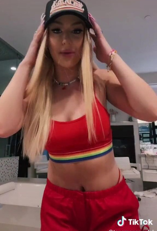 Hot Tana Mongeau Shows Cleavage in Red Crop Top