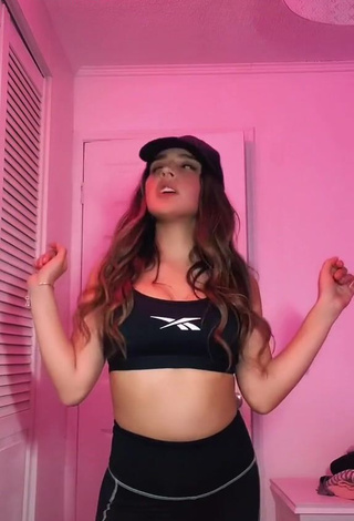 1. Hot Tati Fernández in Black Sport Bra