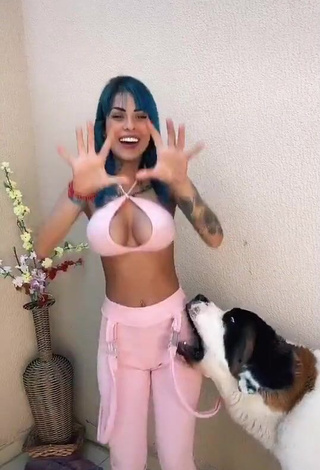 4. Sexy MC Tati Zaqui Shows Nipples