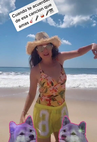 1. Hot Thalia Shows Cleavage at the Beach