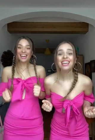 1. Hot Aitana & Paula Etxeberria without Bra