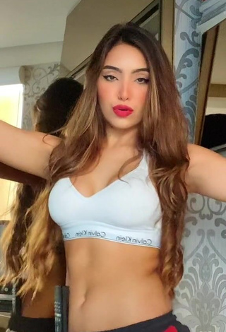 4. Hot Vanessa Lopes in White Sport Bra while doing Belly Dance