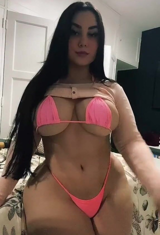 3. Victoria Matosa Looks Wonderful in Pink Bikini (Underboob)