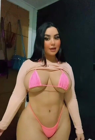 3. Pretty Victoria Matosa in Pink Bikini (Underboob)