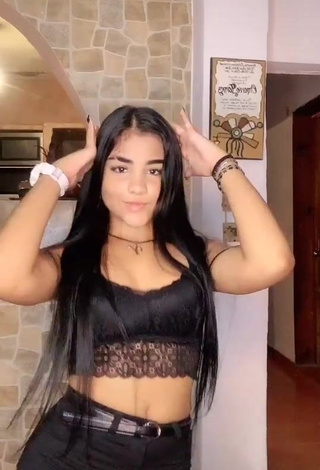 Sexy Yurielkys Ojeda Shows Cleavage in Black Crop Top