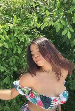 4. Cute Zacil Jimenez Shows Cleavage in Crop Top and Bouncing Boobs