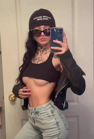 1. Sexy Keaton Belle without Bra (Underboob)