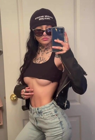 Sexy Keaton Belle without Bra (Underboob)