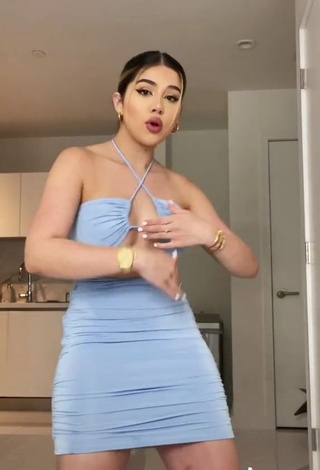 3. Hottie Amanda Díaz in Blue Dress (Underboob)