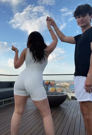 Sexy Amanda Díaz Shows Butt