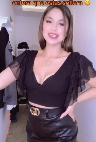 3. Sweetie Ana Morquecho Shows Cleavage in Black Crop Top