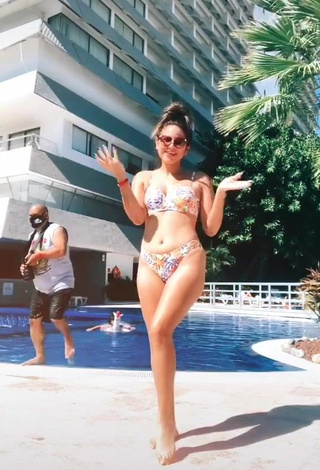 4. Sweetie Ana Morquecho in Floral Bikini at the Pool