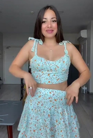 Hot Asena Kızılarslan in Floral Crop Top