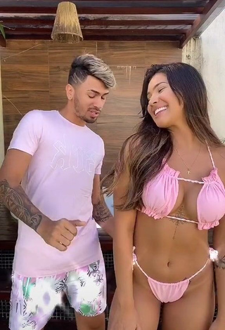 3. Lovely Ayarla Souza Shows Cleavage in Pink Bikini