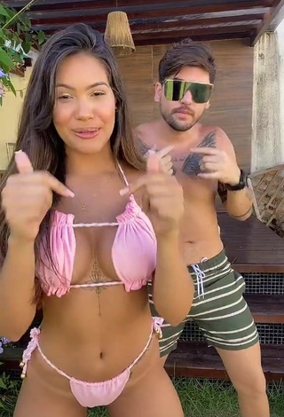 Sweetie Ayarla Souza Shows Cleavage in Pink Bikini while Twerking