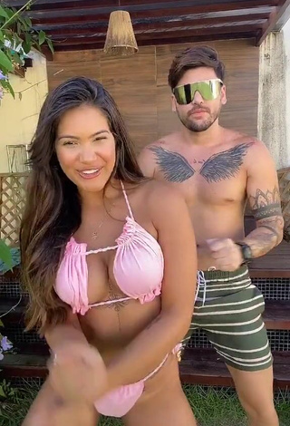 4. Sweetie Ayarla Souza Shows Cleavage in Pink Bikini while Twerking