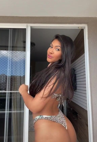 Beautiful Ayarla Souza Shows Butt