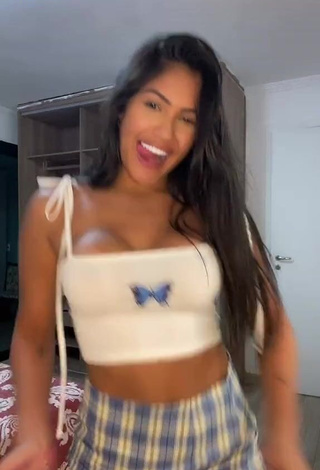 Cute Ayarla Souza Shows Cleavage in White Crop Top