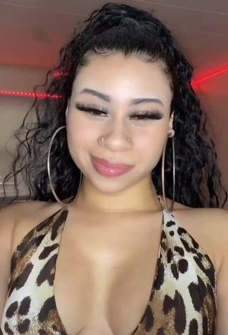 Cute BbygShai Shows Cleavage in Leopard Crop Top