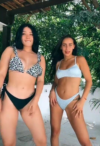 1. Sexy Brenda Zambrano in Bikini