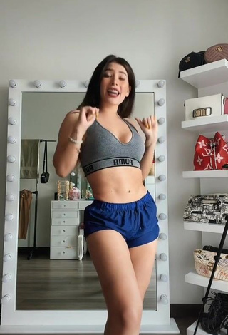 3. Beautiful Brenda Zambrano Shows Cleavage in Sexy Grey Sport Bra