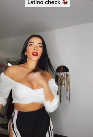 Hot Dania Méndez Shows Cleavage in White Crop Top