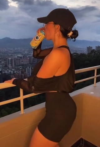 3. Sexy Dania Méndez in Black Crop Top on the Balcony